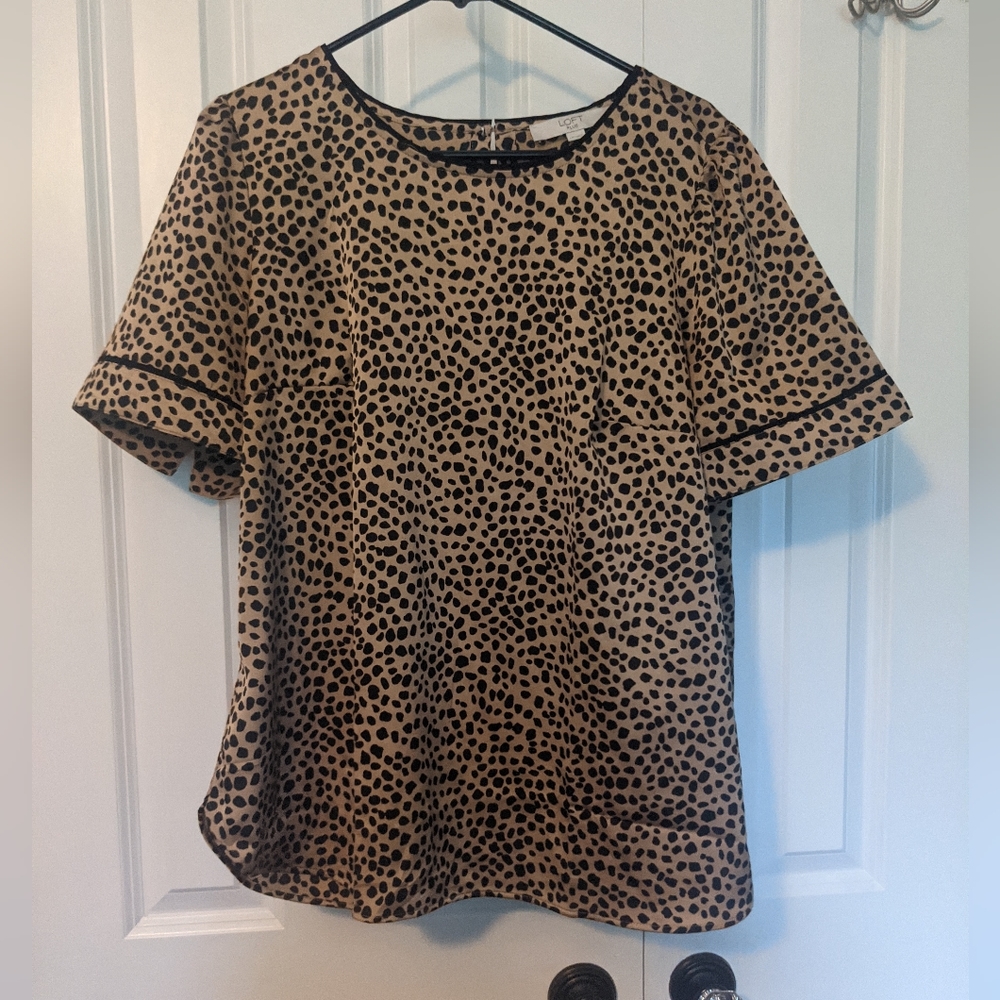 Silky cheetah blouse